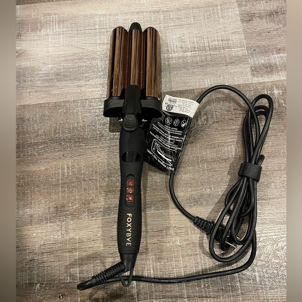 Foxy Bae Rose Gold Triple Waver